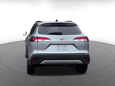 Used 2025 Toyota Corolla Cross LE image 11