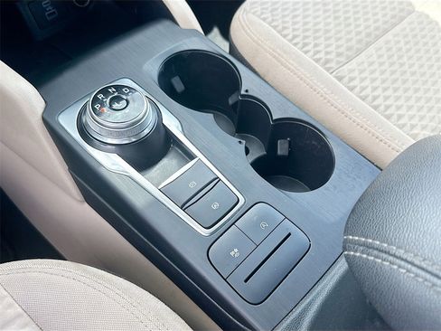 Used 2021 Ford Escape SE image 19