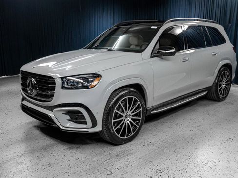 New 2026 Mercedes-Benz GLS 450 4MATIC image 1