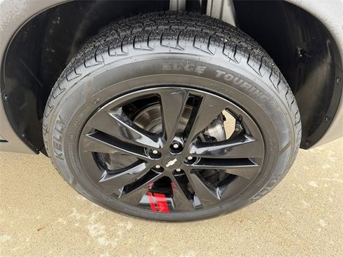 Used 2022 Chevrolet Trax LT w/ Redline Edition image 5