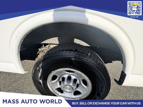 Used 2019 Chevrolet Express 2500 Extended w/ Driver Convenience Package RWD image 5