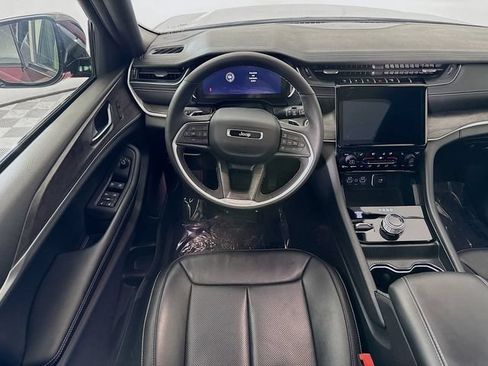 Used 2024 Jeep Grand Cherokee Limited w/ Luxury Tech Group II AWD/4WD image 22