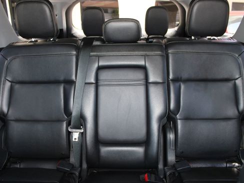 Used 2021 Ford Explorer Limited RWD image 9