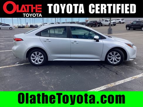 Certified 2025 Toyota Corolla LE FWD image 1