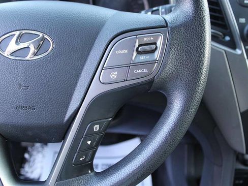 Used 2019 Hyundai Santa Fe SEL image 16