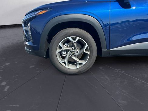 Used 2024 Chevrolet Trax LT w/ Driver Confidence Package image 14