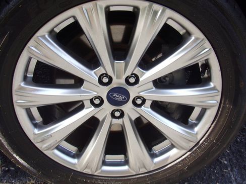 Used 2017 Ford Escape Titanium w/ Equipment Group 301A AWD/4WD image 15