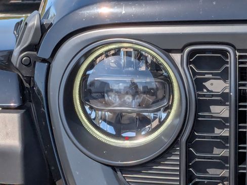 Used 2024 Jeep Wrangler Unlimited Rubicon 392 image 9