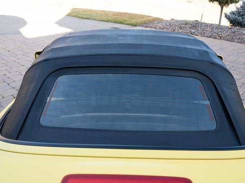 Used 2001 Toyota MR2 Spyder image 24