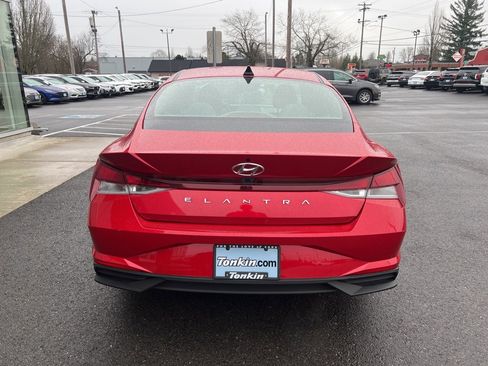 Used 2022 Hyundai Elantra SEL w/ Convenience Package image 4