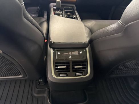 Used 2024 Volvo XC90 B6 Core w/ Protection Package Premier AWD/4WD image 21