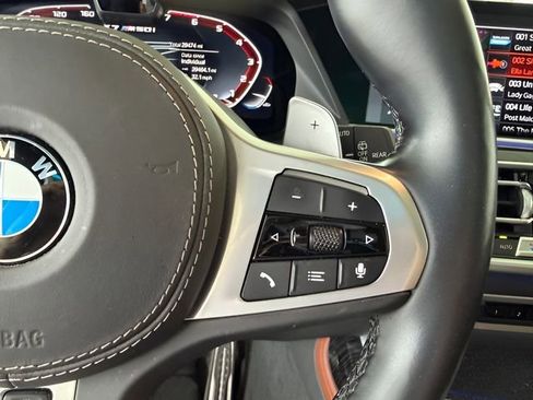 Used 2021 BMW X7 M50i w/ Dynamic Handling Package image 25