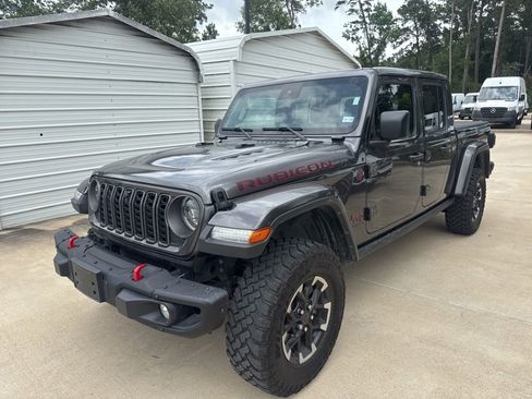 Used 2024 Jeep Gladiator Rubicon AWD/4WD image 8