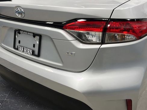 Used 2024 Toyota Corolla LE image 33