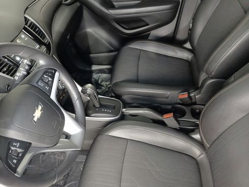 Used 2019 Chevrolet Trax LT w/ LT Convenience Package AWD/4WD image 16