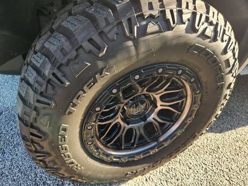 Used 2025 Chevrolet Colorado Trail Boss AWD/4WD image 10