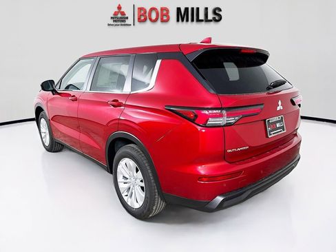 New 2025 Mitsubishi Outlander ES FWD image 5