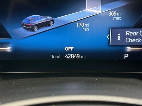 Used 2023 BMW iX xDrive50 w/ Sport Package image 34