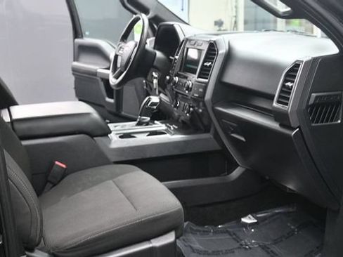 Used 2017 Ford F150 XLT w/ Equipment Group 302A Luxury AWD/4WD image 11