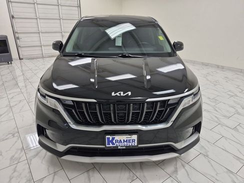 Used 2022 Kia Carnival LX image 32