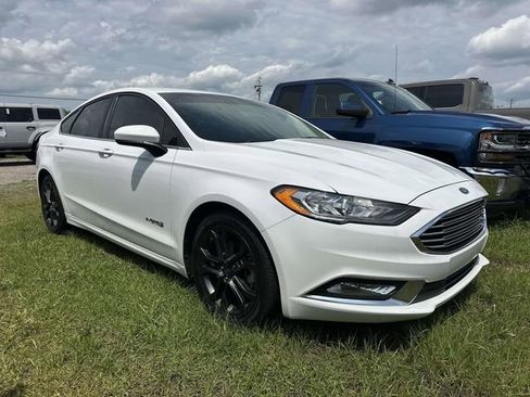 Used 2018 Ford Fusion SE w/ Equipment Group 601A FWD image 10