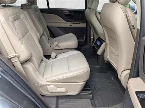 Used 2022 Lincoln Aviator Reserve w/ Equipment Group 201A AWD/4WD image 19