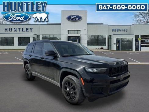 Used 2024 Jeep Grand Cherokee L Laredo image 4