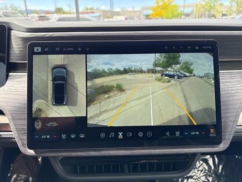 Used 2024 Rivian R1S Adventure AWD/4WD image 19