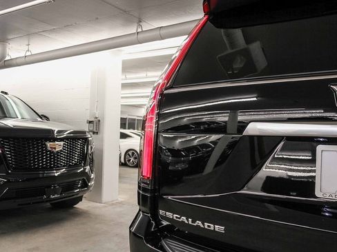 New 2026 Cadillac Escalade Luxury image 7