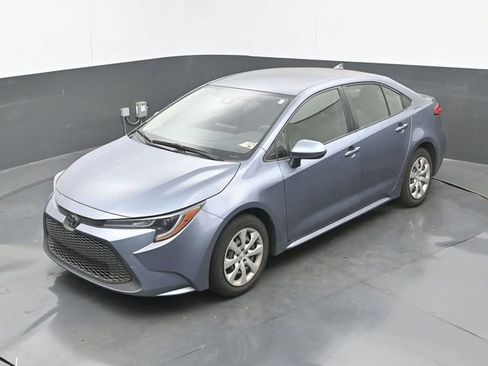 Used 2022 Toyota Corolla LE image 16