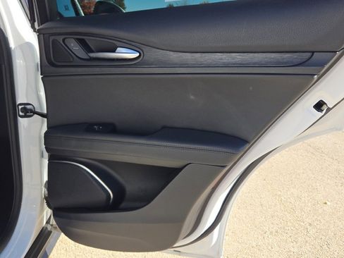 Used 2022 Alfa Romeo Stelvio Sprint image 11