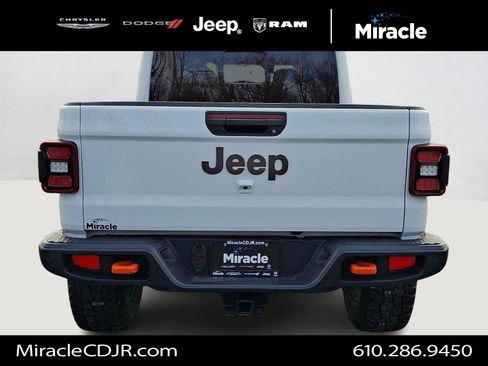 Certified 2020 Jeep Gladiator Mojave image 5