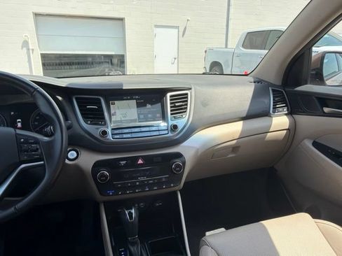 Used 2016 Hyundai Tucson Limited w/ Option Group 03 AWD/4WD image 24