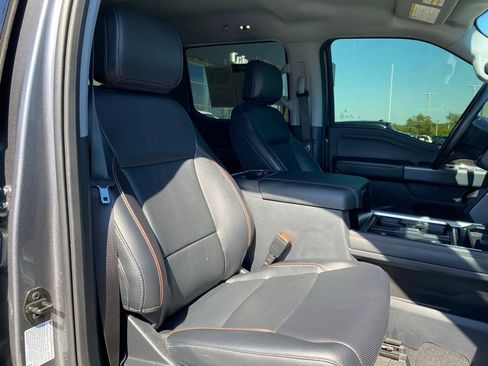 Used 2023 Ford F250 Lariat w/ Sport Appearance Package AWD/4WD image 28