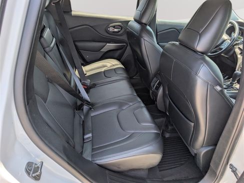 Used 2019 Jeep Cherokee Limited AWD/4WD image 12