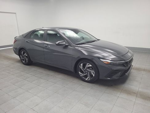 Used 2025 Hyundai Elantra Sport image 11