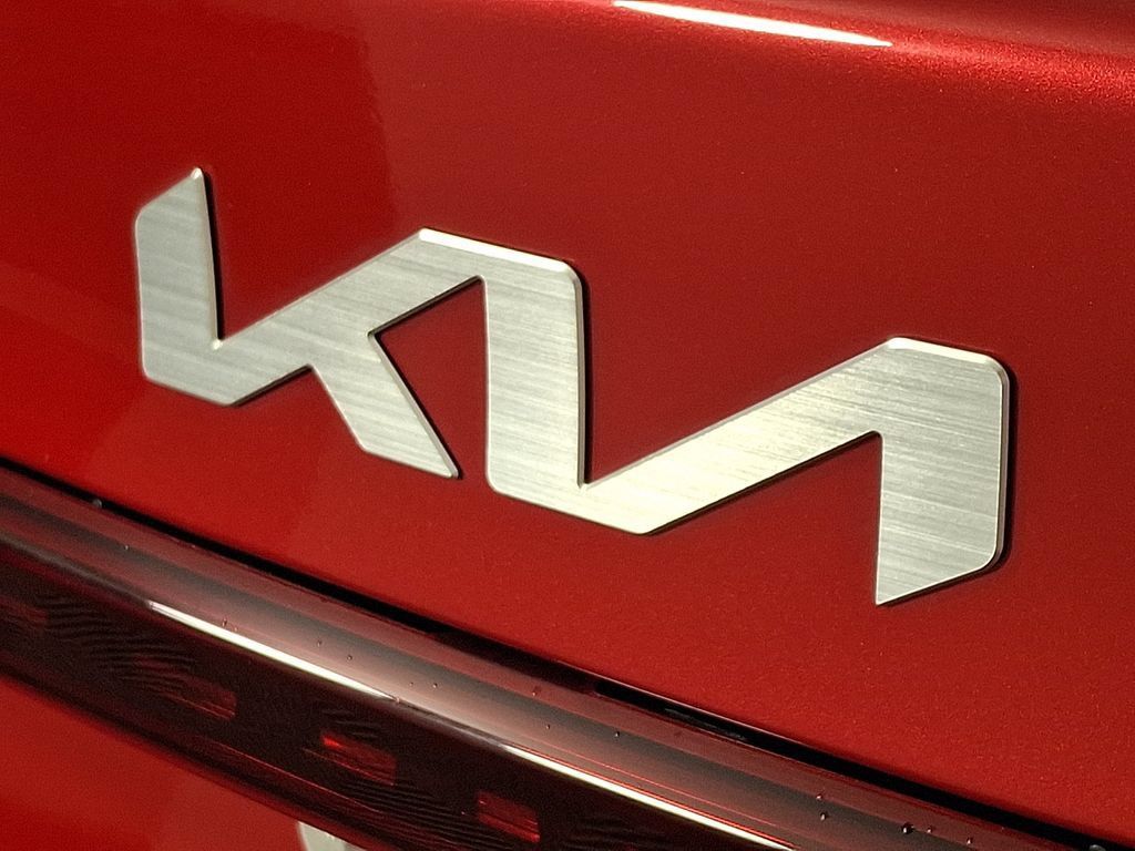 Used 2023 Kia Forte LXS w/ LXS Technology Package FWD image 30