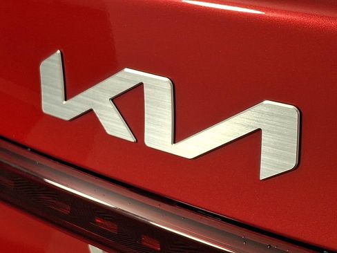 Used 2023 Kia Forte LXS w/ LXS Technology Package FWD image 30