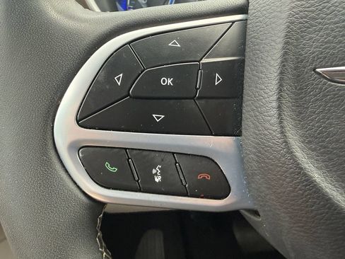 Used 2023 Chrysler Voyager LX FWD image 26