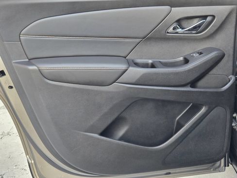 Used 2018 Chevrolet Traverse LT FWD image 33