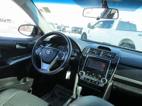Used 2013 Toyota Camry SE image 16