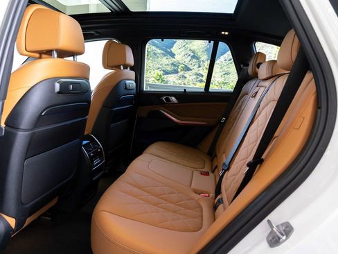 Used 2024 BMW X5 M60i image 25