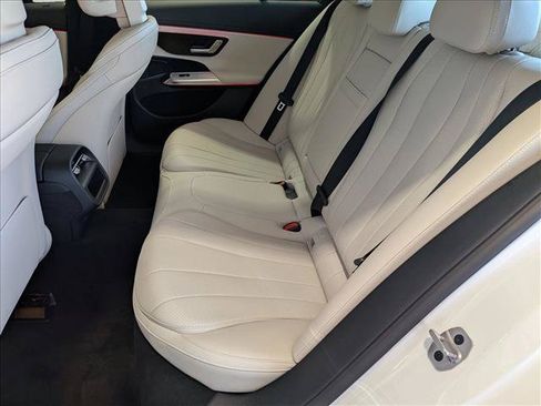 Used 2025 Mercedes-Benz E 350 Sedan image 20