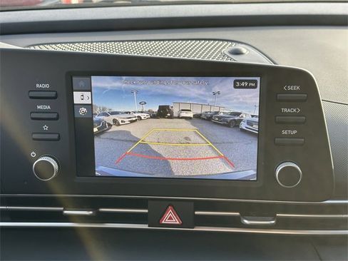 Used 2025 Hyundai Elantra SE image 22