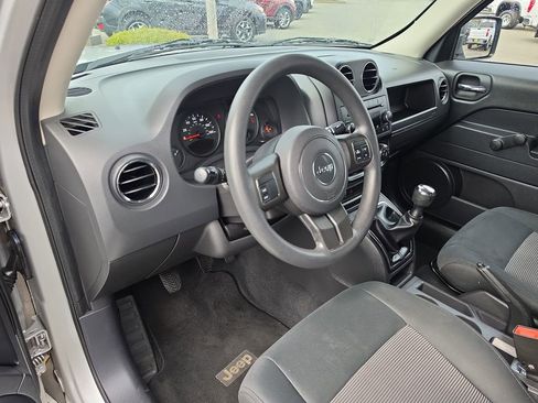 Used 2012 Jeep Patriot Sport image 11
