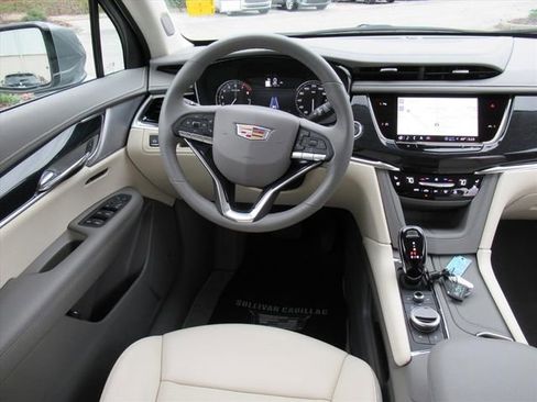 Certified 2024 Cadillac XT6 Premium Luxury image 14