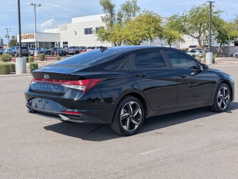 Used 2023 Hyundai Elantra SEL w/ Convenience Package FWD image 5