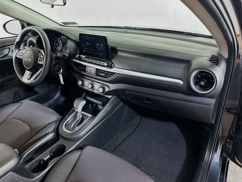 Used 2023 Kia Forte LXS image 11