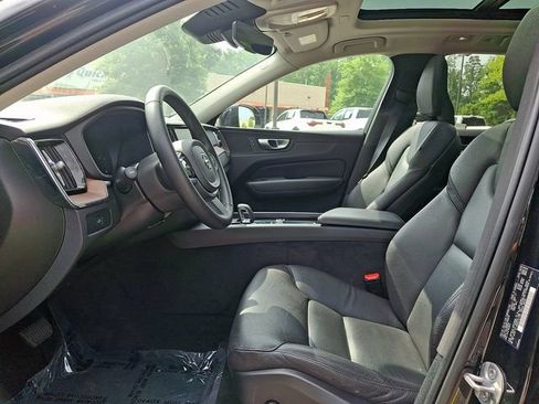 Used 2023 Volvo XC60 B5 Plus AWD/4WD image 16