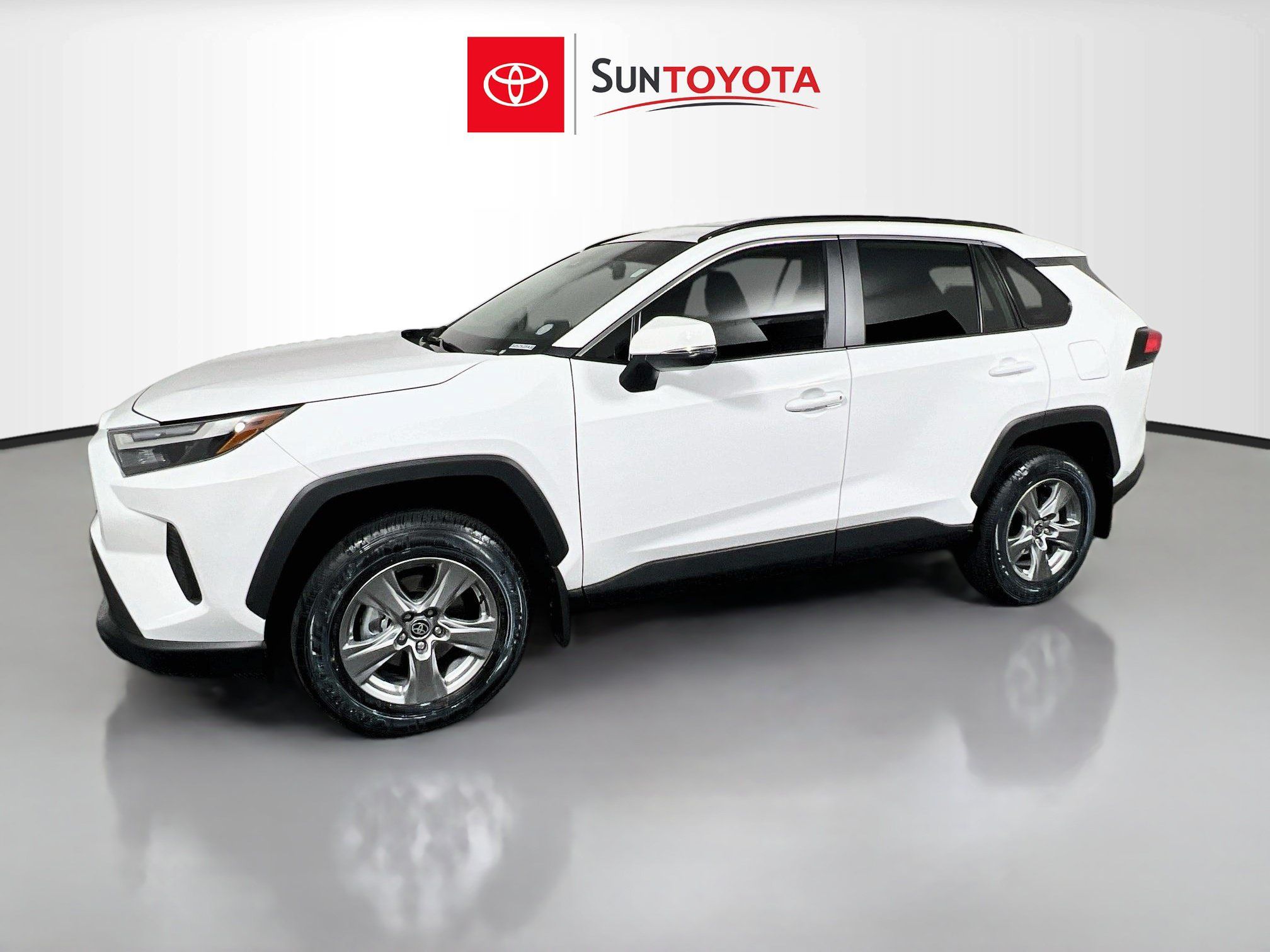 Used 2025 Toyota RAV4 XLE w/ Convenience Package FWD image 9